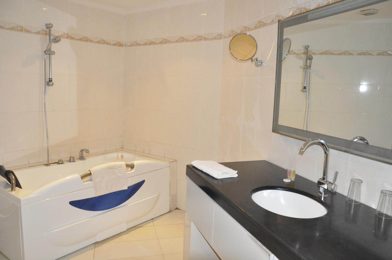 Palace Hotel Ouagadougou Kültér fotó