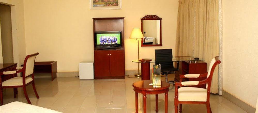 Palace Hotel Ouagadougou Kültér fotó